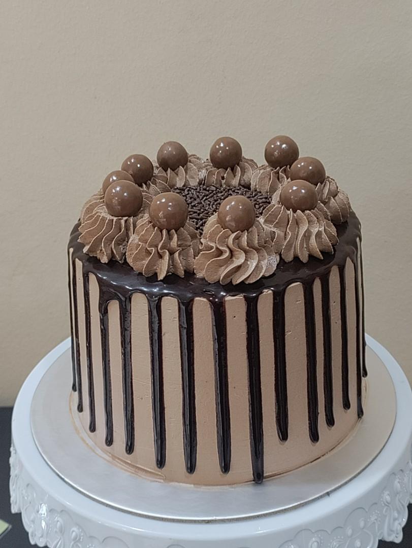 Signature Classic Chocolate Fudge Cake! Eggless Available too!, Food
