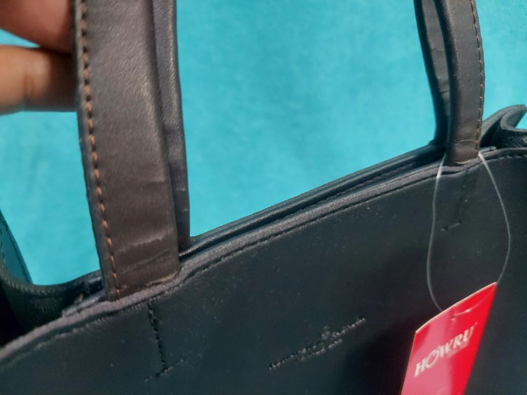 Simple Black Tote, Women's Fashion, Bags & Wallets, Tote Bags on Carousell