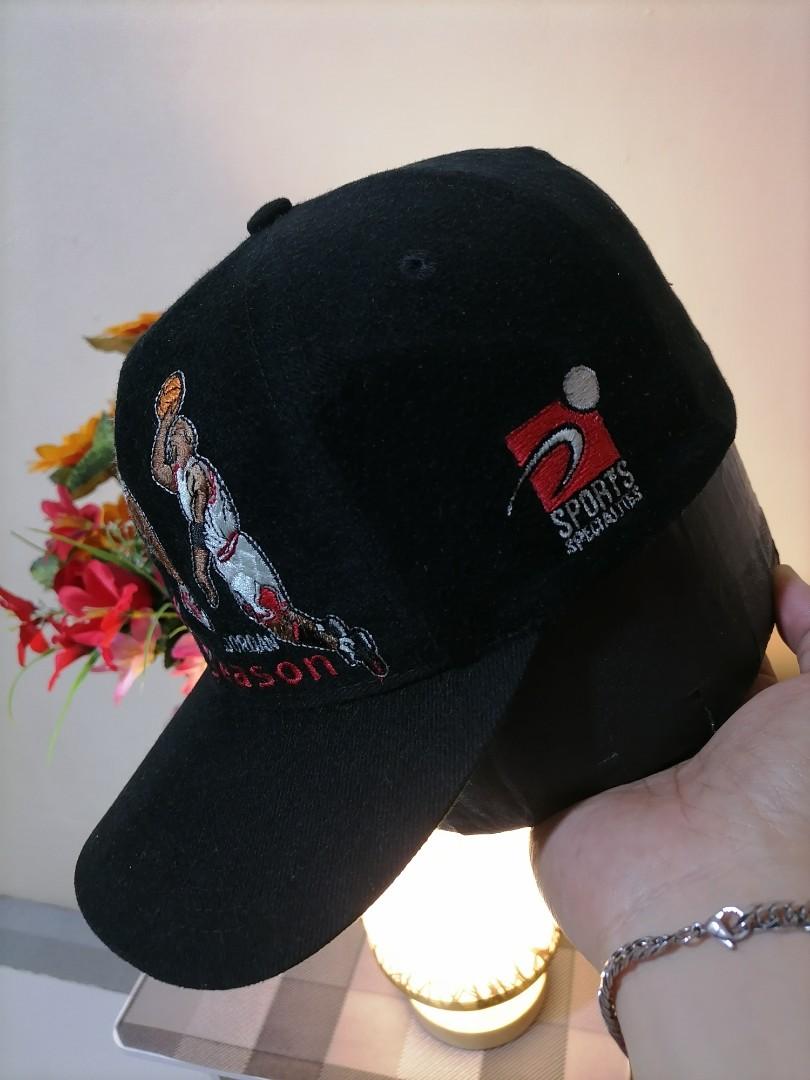 Ss Vintage Chicago Bulls, Men's Fashion, Watches & Accessories, Caps & Hats on Carousell