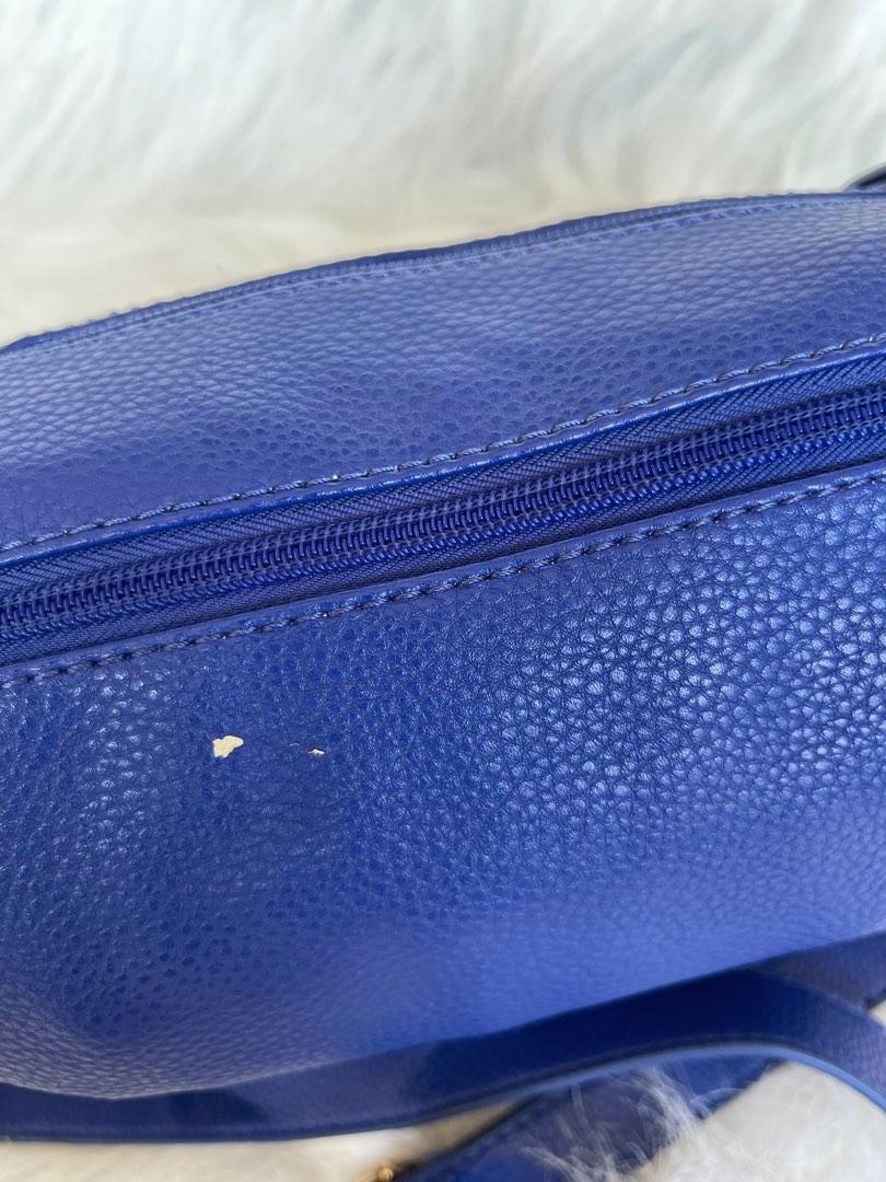 Steve Madden Grained Leather Bag (Category: Cross-body Bags) located in Cotabato. Submitted by littlestuff08 (Listing ID 1181511127, Image 3). Description: Description: Style: Bag Condition: Flaw: Small scratches. The white dots in the photo. But actually the bag itself is like new. Please check photos for more details) Size: Please check measurents in the photos Mine @ Php 780 Inclusion/s: None. Note: For Preowned/Used Items, please manage your 