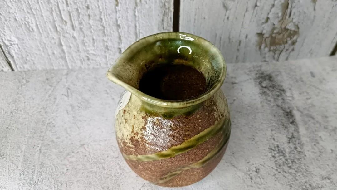 Stoneware jar with pourer (Category: Other Kitchenware & Tableware) located in Mandaluyong City. Submitted by aishoppe08 (Listing ID 1181382870, Image 3). Description: h10cm x d7cm x c28cm.