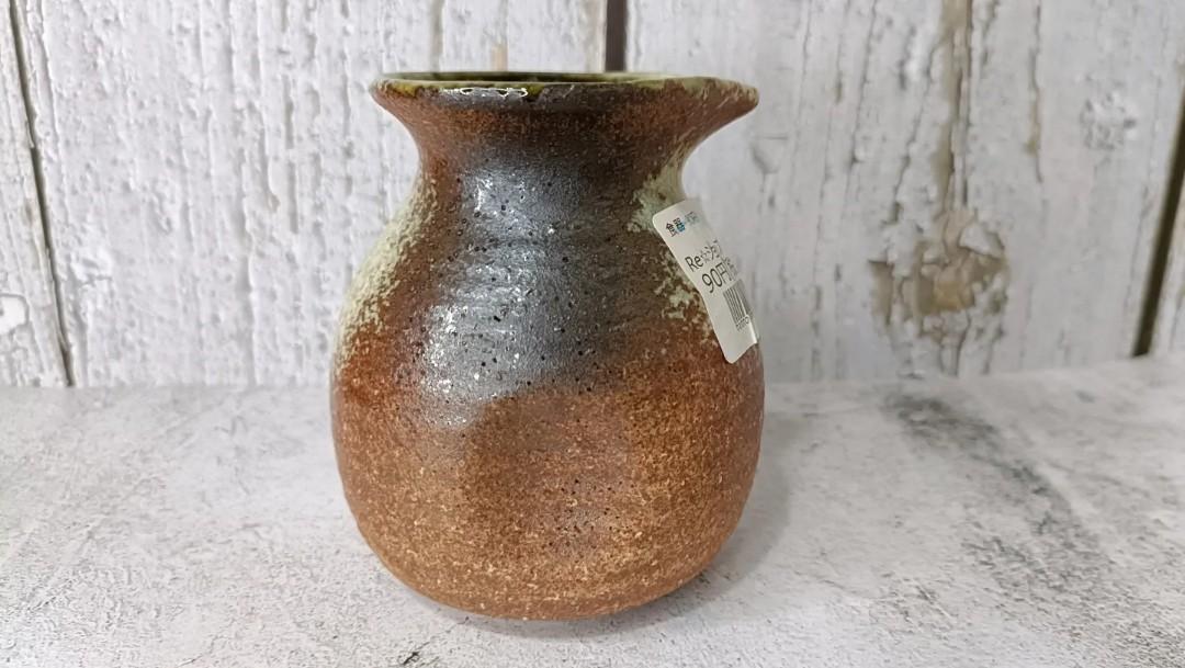 Stoneware jar with pourer (Category: Other Kitchenware & Tableware) located in Mandaluyong City. Submitted by aishoppe08 (Listing ID 1181382870, Image 2). Description: h10cm x d7cm x c28cm.