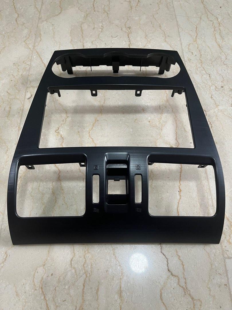 Subaru Forester 2.0XT (SJG) original Harman Kardon head unit and frame