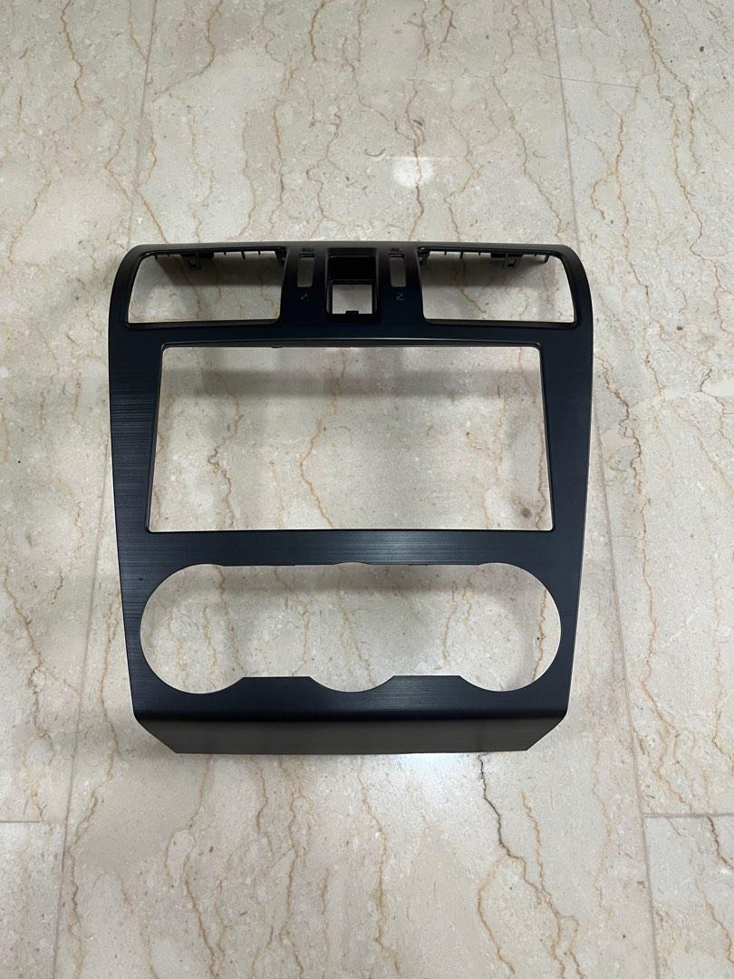 Subaru Forester 2.0XT (SJG) original Harman Kardon head unit and frame