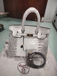 TAS HERMES 9200 SEMPREM, BAHAN CROCO, UK 30X21X15cm BERAT 1,1KG Harga: Rp.  410.000