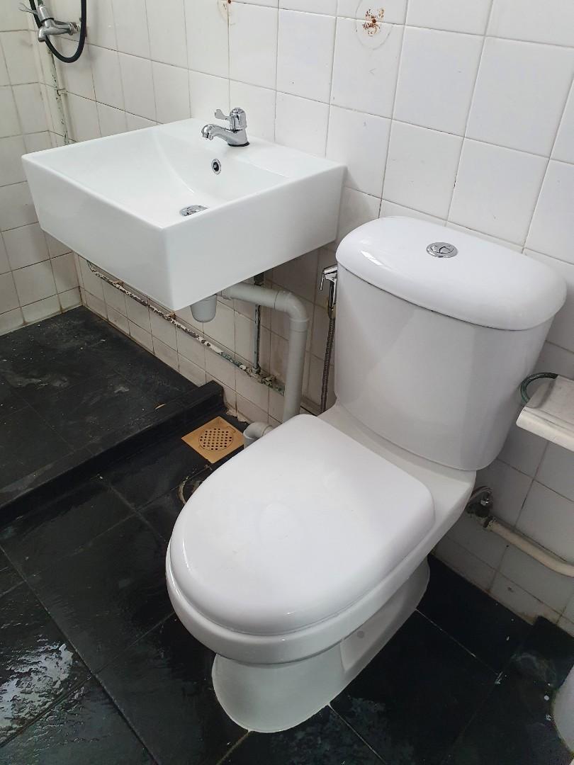 Toilet bowl set ., Furniture & Home Living, Bathroom & Kitchen Fixtures