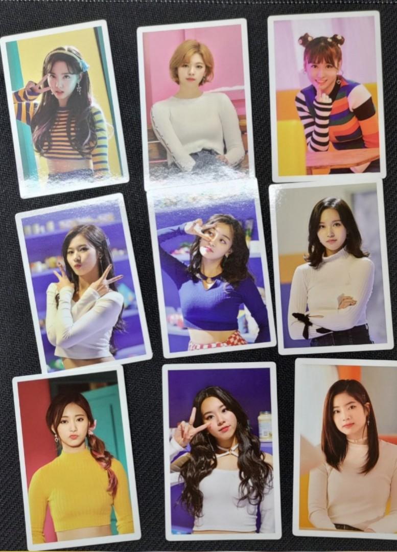 Twice Merry & Happy MONOGRAPH小卡CD PHOTOBOOK 全套. tzuyu,sana