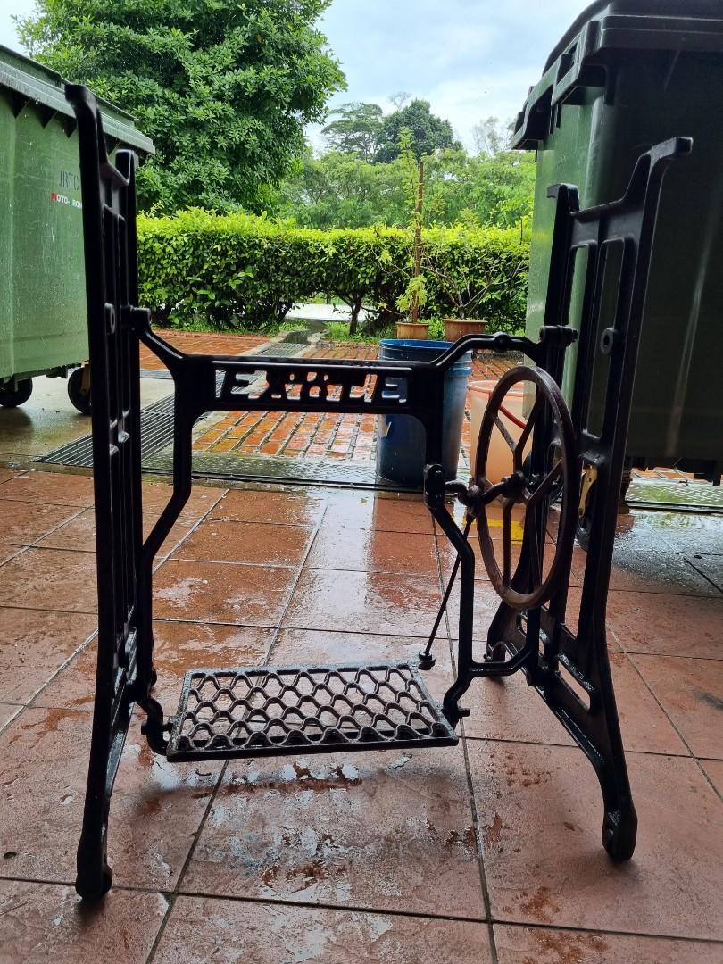 Vintage Sewing Machine Legs Brand Golden Eagle, Hobbies & Toys