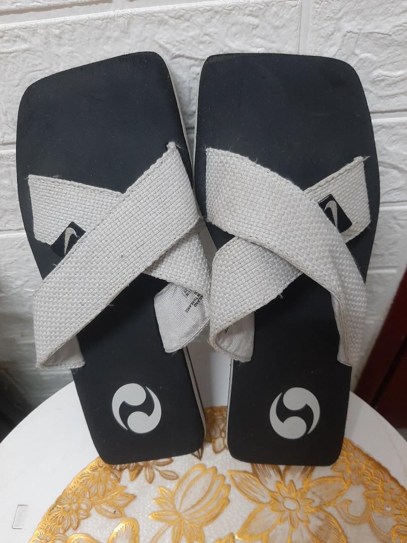 old nike slippers