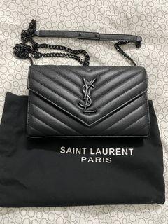 360452 YSL SAINT LAURENT MONOGRAM CHAIN WALLET IN GRAIN DE POUDRE