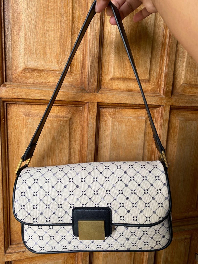 Zara shoulder bag, Women's Fashion, Bags & Wallets, Purses & Pouches on