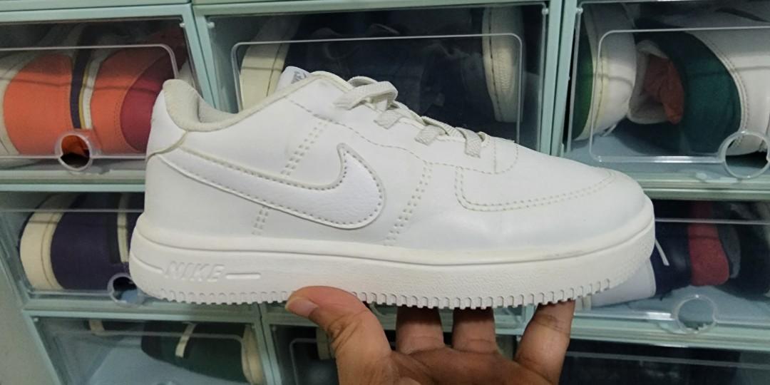 are airforces non slip shoes