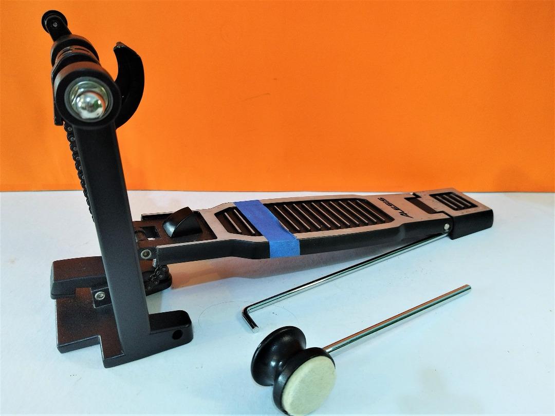 Alesis Kick Pedal, Hobbies & Toys, Music & Media, Musical Instruments