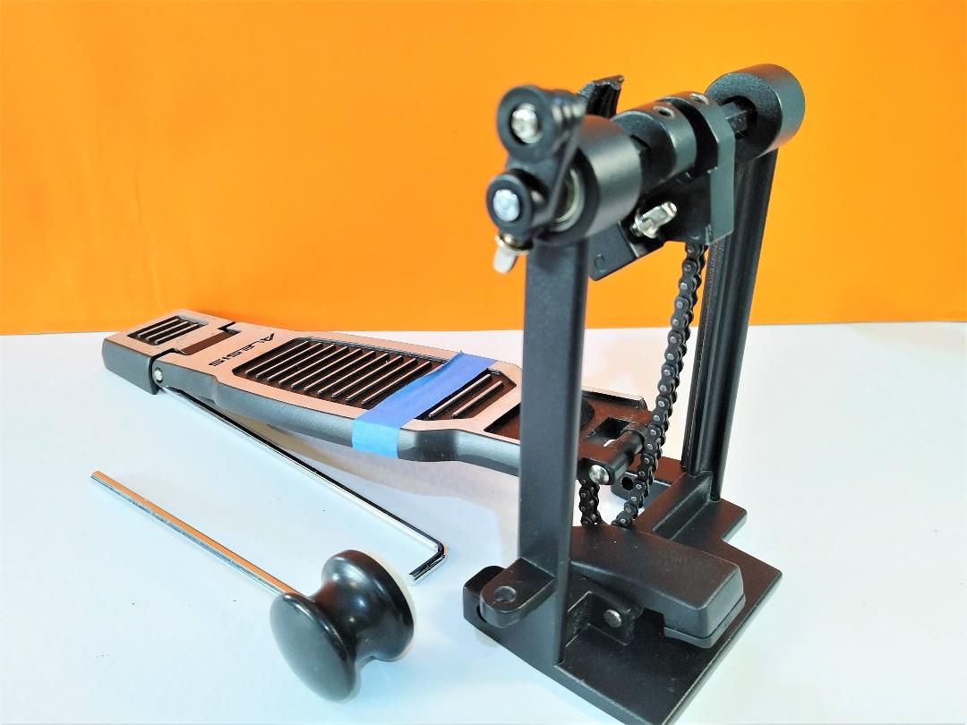 Alesis Kick Pedal, Hobbies & Toys, Music & Media, Musical Instruments