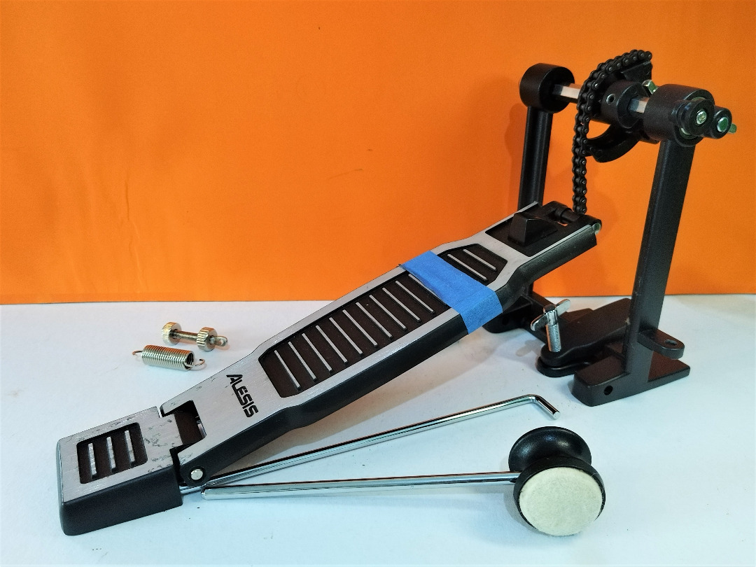 Alesis Kick Pedal, Hobbies & Toys, Music & Media, Musical Instruments