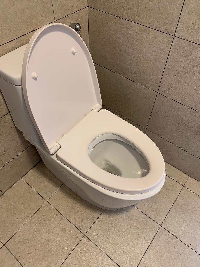 American standard toilet bowl seat cover, Furniture & Home Living
