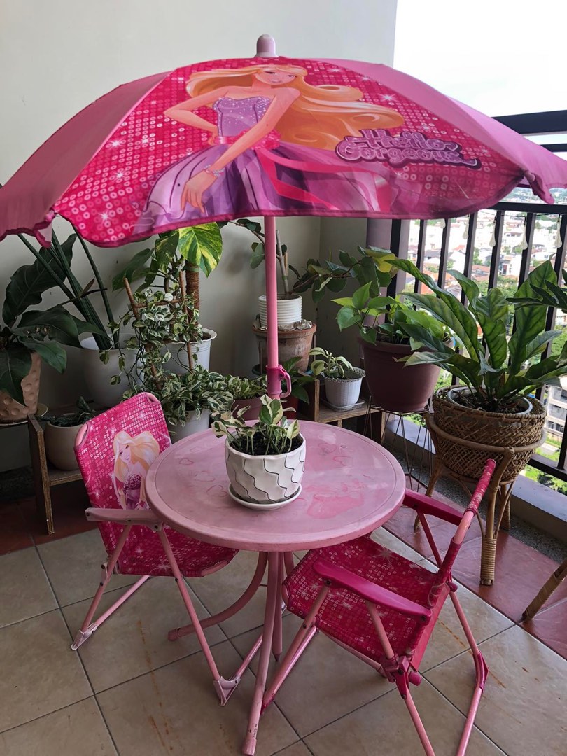 Barbie Picnic Table with Umbrella, Babies & Kids, Baby Nursery & Kids