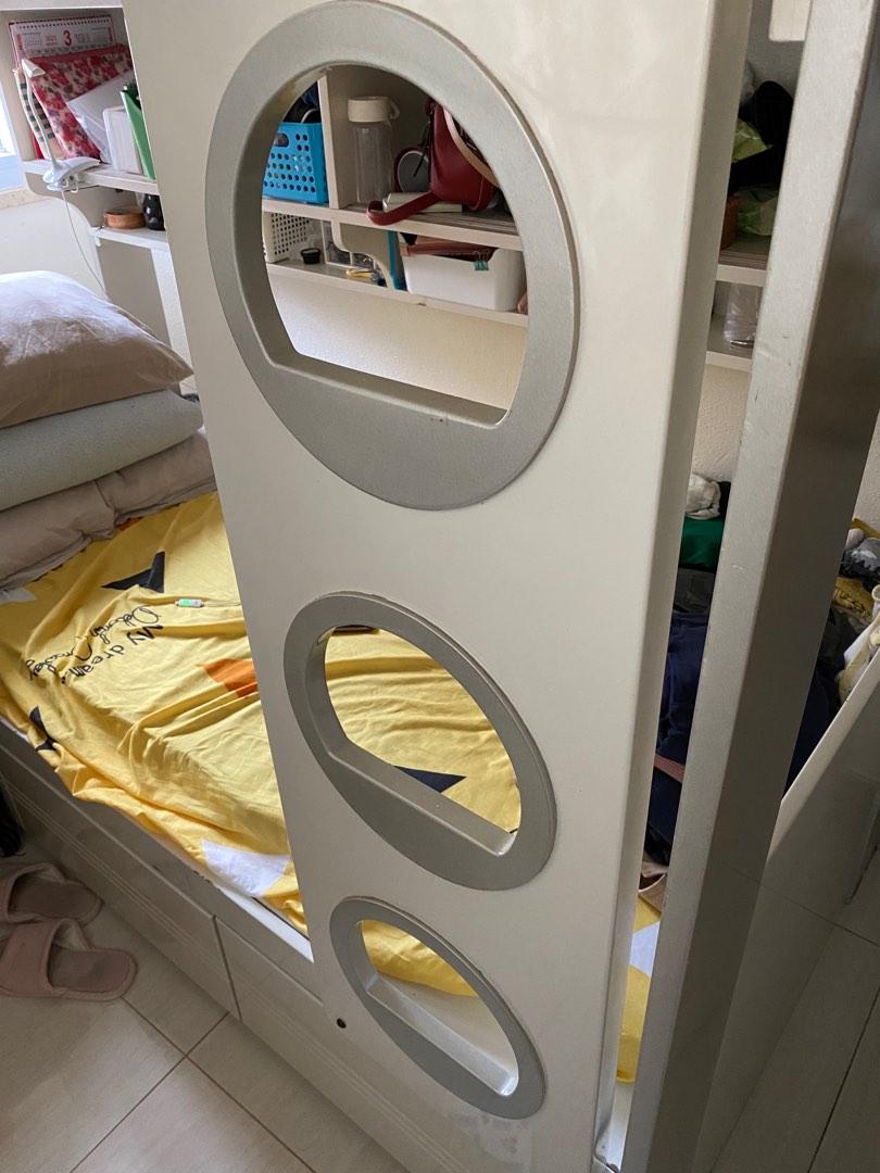 Bed Free for pick up, Furniture & Home Living, Furniture, Bed Frames