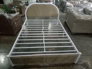 bed frame (padded)