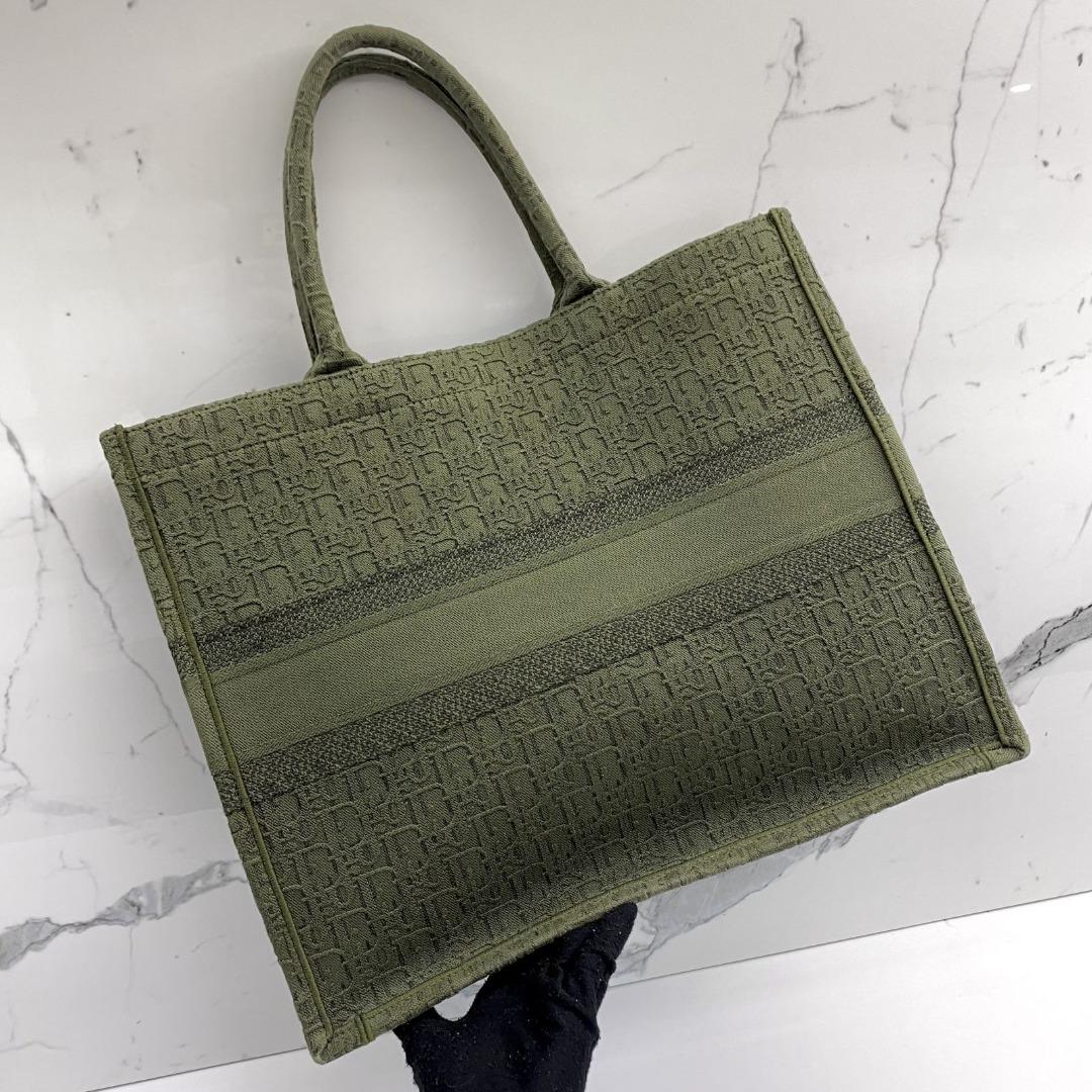 Christian dior discount tote bag green