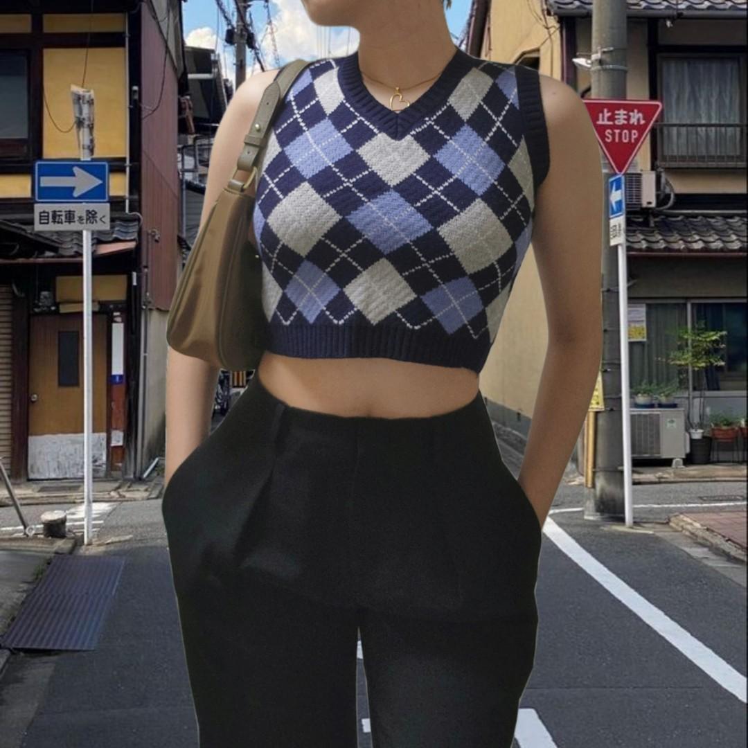 Y2K Cropped Knit Sweater Vest in Dark 