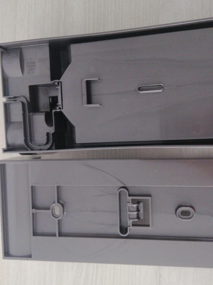 Dyson V11 /V15 wall mounted charging Dock original, TV & Home