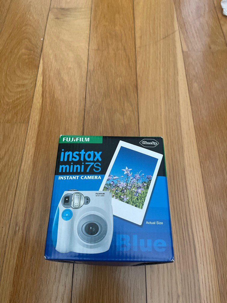 Fujifilm Camera Instax mini 7s BNIB, Photography, Cameras on Carousell