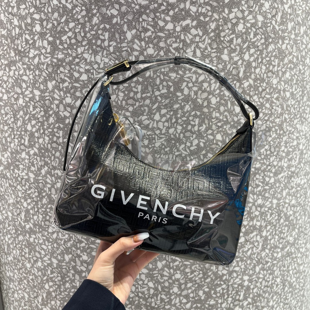 GIVENCHY BAG / 腋下包, 名牌, 手袋及銀包- Carousell