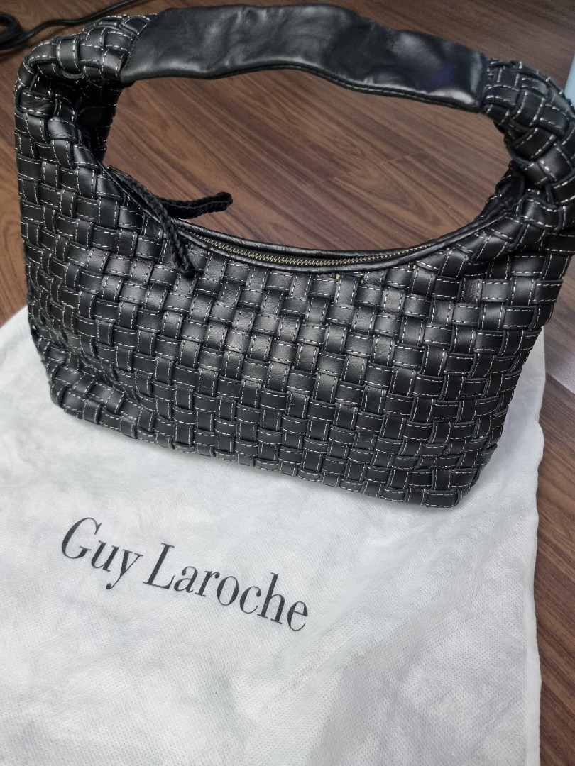 Guy Laroche Guy Laroche Vintage Smooth Leather Shoulder Bag