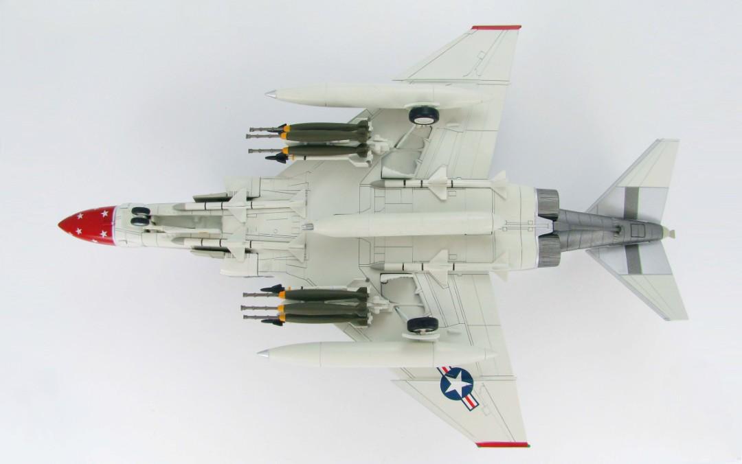 Hobby Master F-4J Phantom II 153887, VMFA-235 Death Angels, 1972 (con 6 Extra Mk.82s En El Pilón Central) 1/72 DIECAST Modelo Preconstruido De Aviones