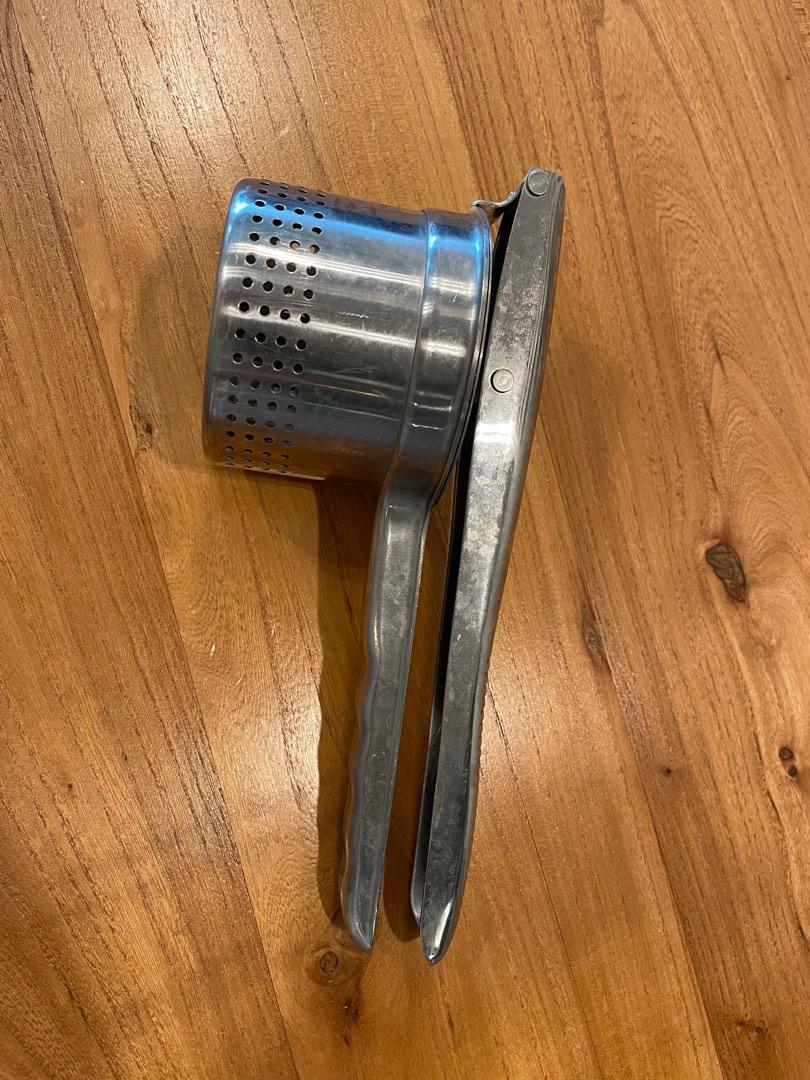 Ikea Potato Press (Stainless Steel), 傢俬＆家居, 廚具和餐具, 其他廚具和餐具 on Carousell