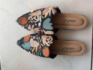 Ittaherl sandals