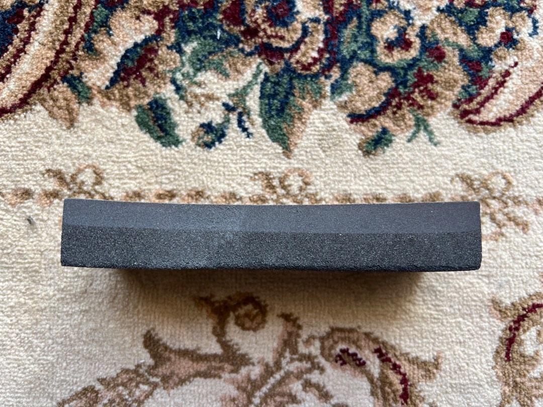 Jamie Oliver 2 knives with Jaya Mata Sharpening Stone, Furniture & Home