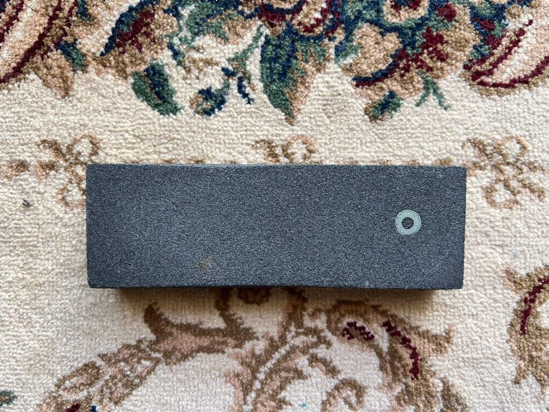 Jamie Oliver 2 knives with Jaya Mata Sharpening Stone, Furniture & Home