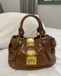 (Category: ) located in . Submitted by shopper143 (Listing ID 1181676420, Image 1). Description: .