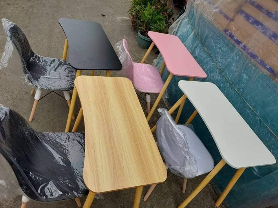 Modern Style Study table and Chair SET (Category: Tables & Sets) located in Quezon City. Submitted by uno_store (Listing ID 1181536667, Image 2). Description: -- BODEGA SALE -- Modern Style Study table and Chair SET elegant style available in different colors durable 100% Legit Available color table wooden black white dimension table 80*40*73cm chair black gray white by piece Chair 1500 only Table 1500 only P 2500 PM for details and deliveries po