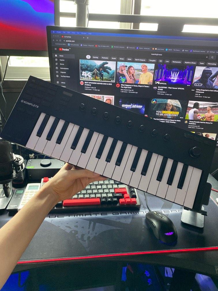 Native Instrument - Komplete Kontrol M32, Audio, Other Audio Equipment ...