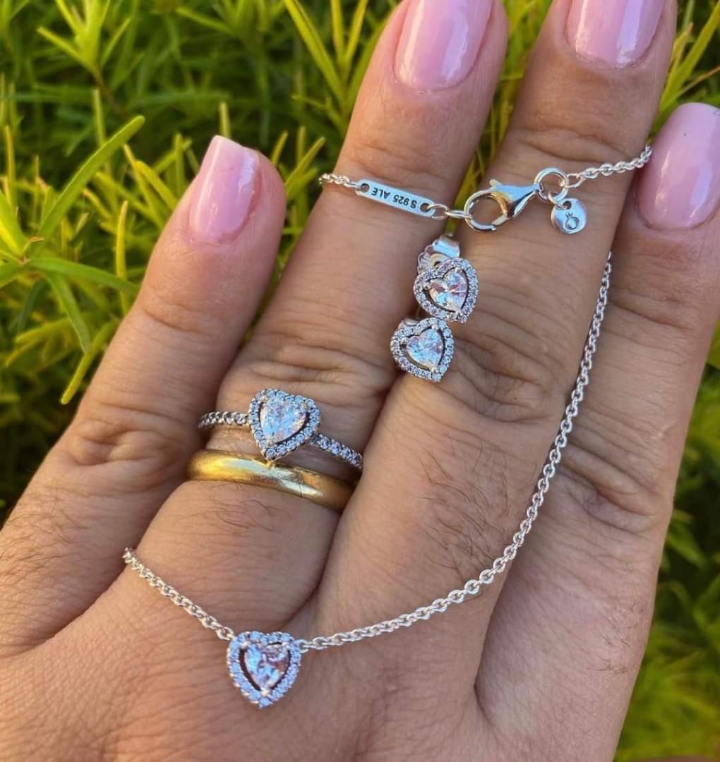PANDORA SETS (Category: Necklaces) located in Quezon City. Submitted by acavela.ph (Listing ID 1181640703, Image 3). Description: Bnew SOLD as SETS Complete Inclusions 💯.