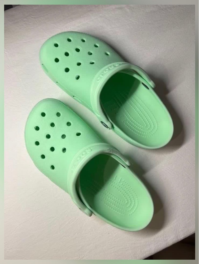 Pistachio Crocs Classic Clogs, Women's Fashion, Footwear, Slippers and slides on Carousell