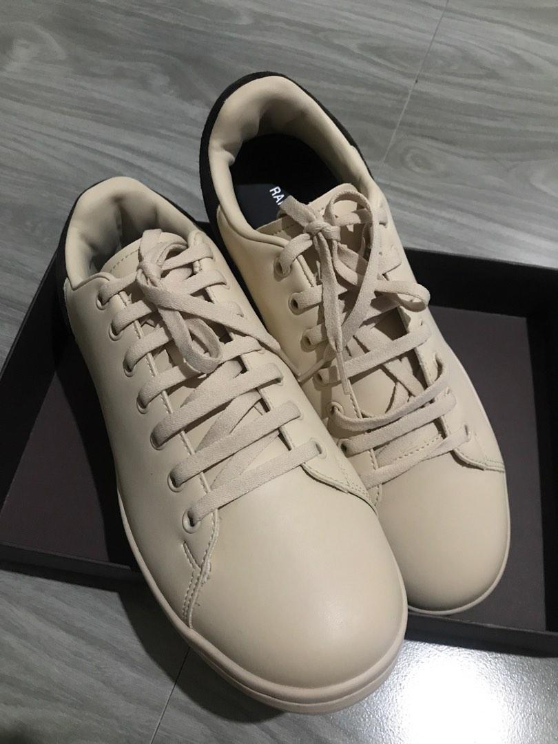 Original Raf Simons Runner Sneakers (Category: Sneakers) located in Taguig. Submitted by yeslan (Listing ID 1181614881, Image 1). Description: .