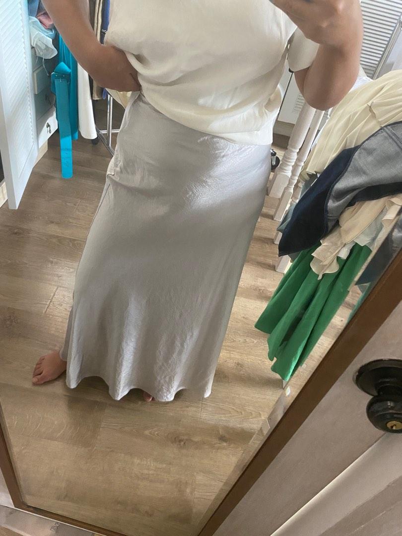 Shakuhachi long skirt (with tiny stain) S, Women's Fashion, Bottoms