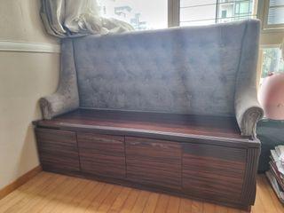 Sofa with storage drawer for free