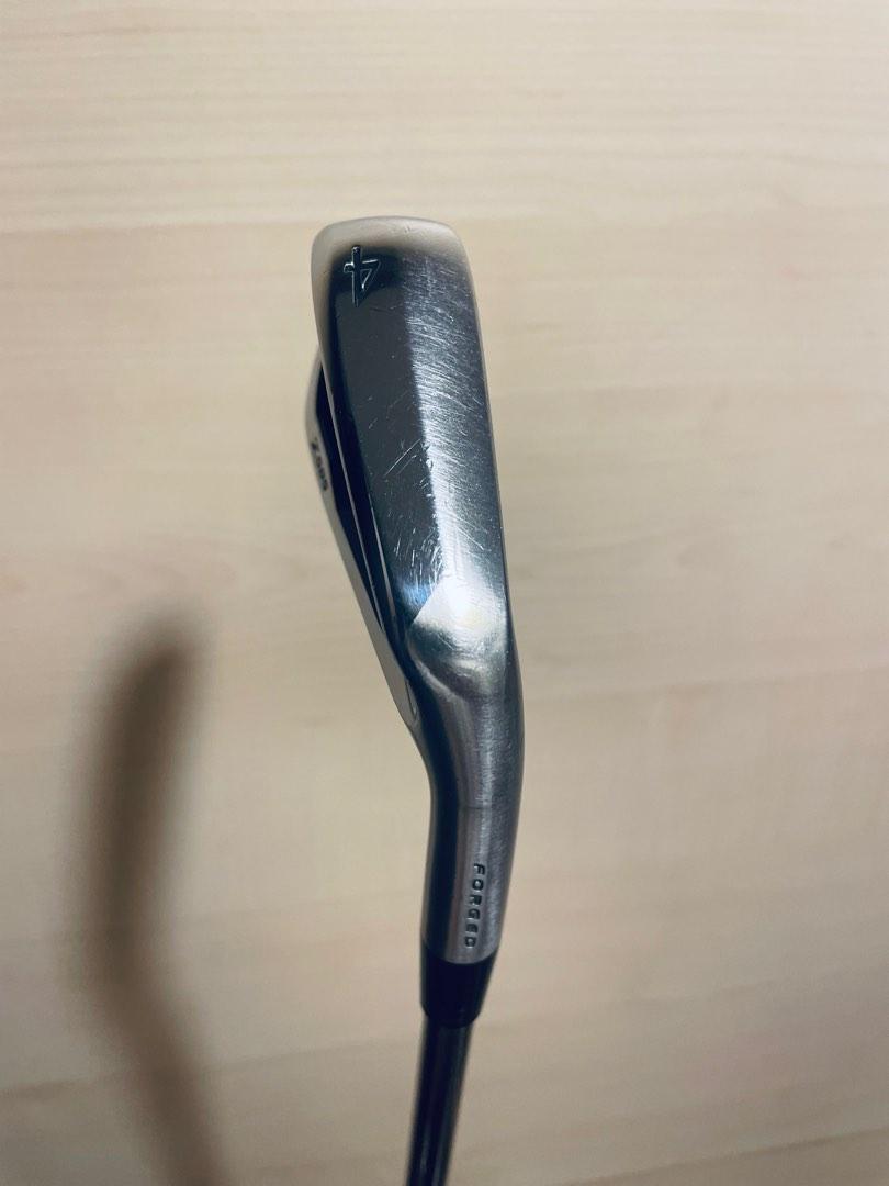 Srixon Z585 4 iron graphite shaft, Sports Equipment, Sports & Games, Golf on Carousell