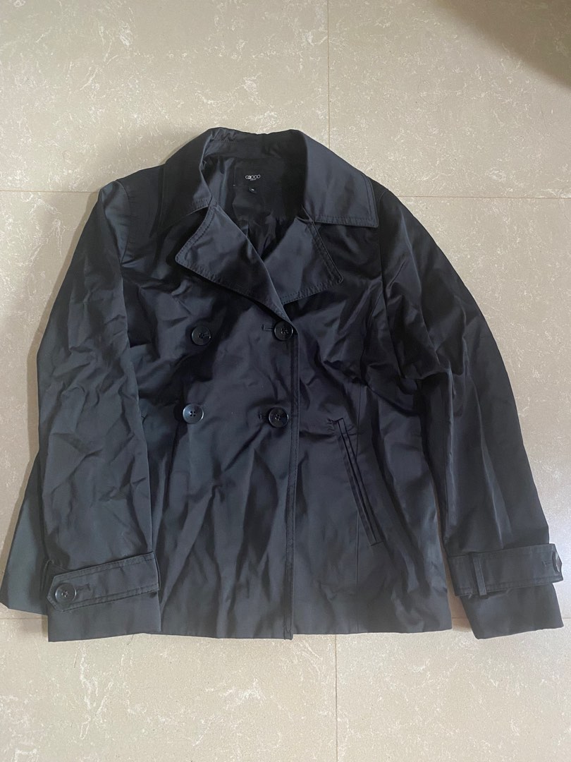 Uniqlo Short Black Trench Coat, Women's Fashion, Coats, Jackets and