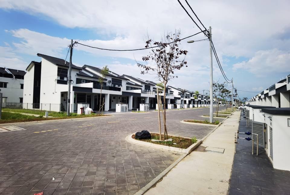 [WTS] KITA BAYU Townhouse Lower Unit Cybersouth, Dengkil, Property, For ...