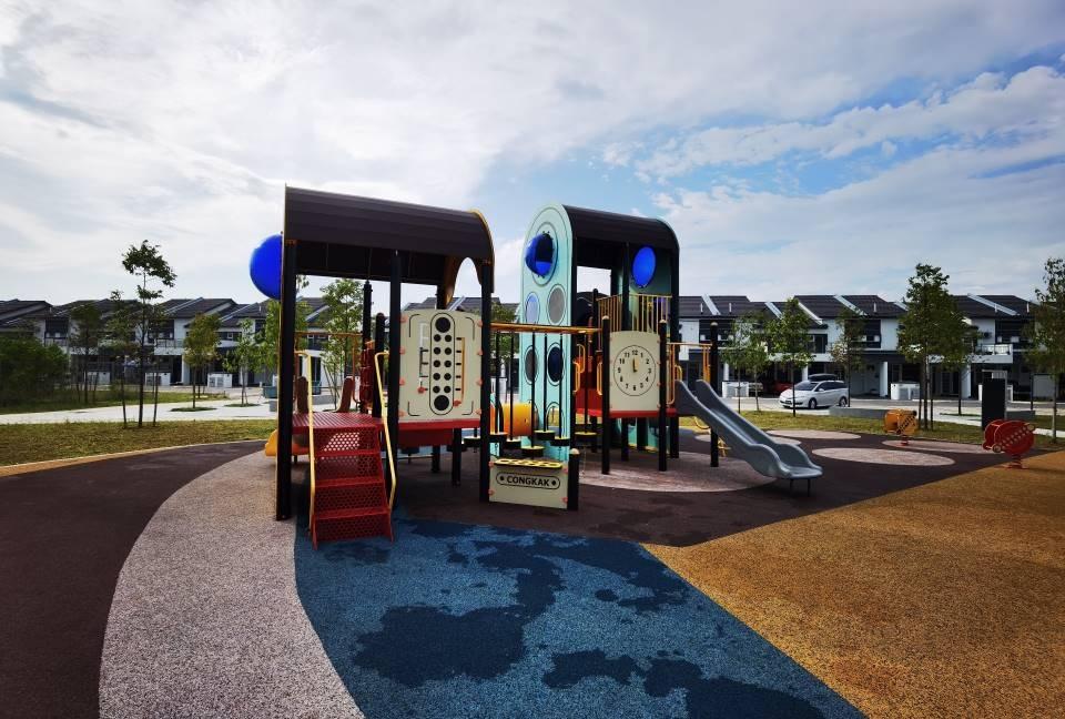 [WTS] KITA BAYU Townhouse Lower Unit Cybersouth, Dengkil, Property, For ...