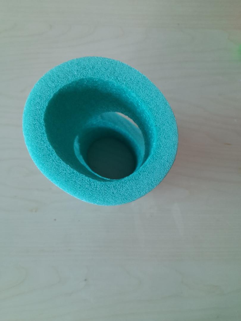 6 Pool Noodles & 1 noodle connector, free Kickboard & free water guns