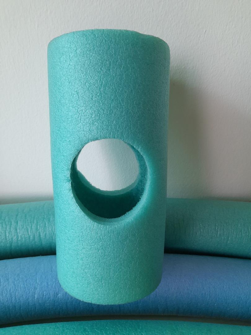 6 Pool Noodles & 1 noodle connector, free Kickboard & free water guns