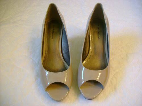 bandolino open toe heels