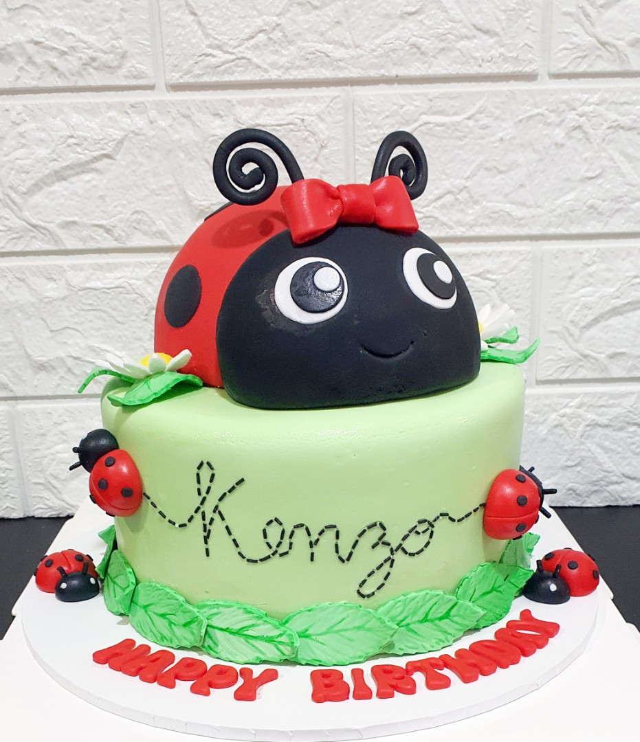 Bugs Cake - 1104 – Cakes and Memories Bakeshop